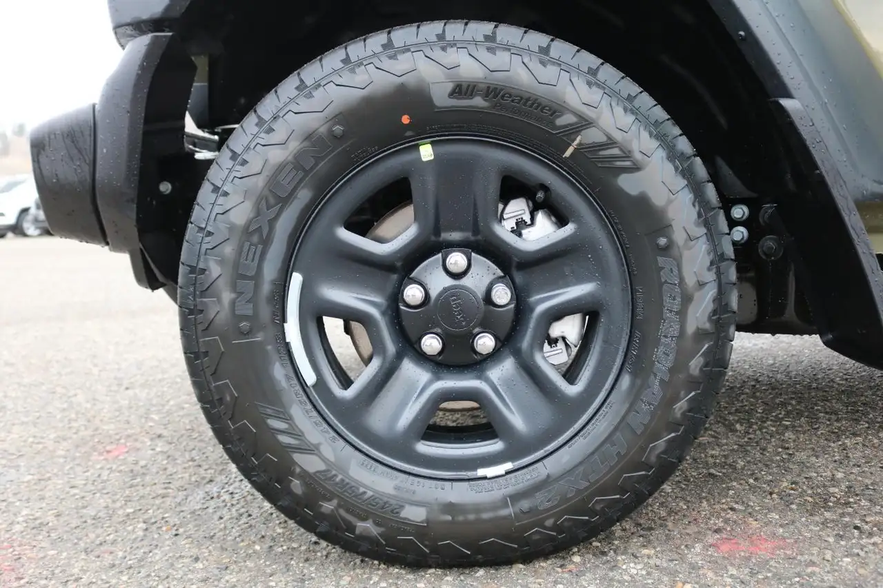 Jeep Wrangler снимка Jeep Wrangler