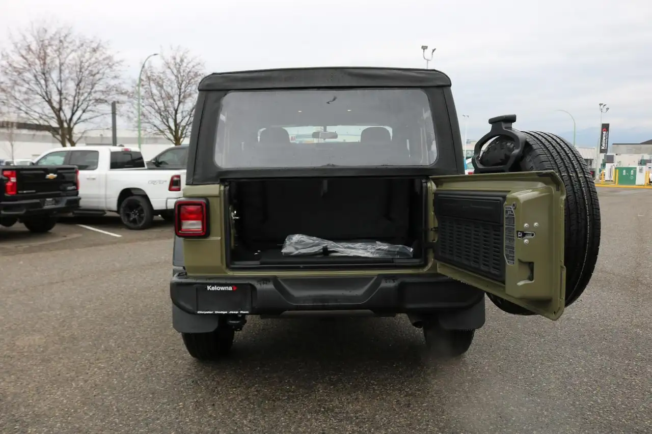 Jeep Wrangler снимка Jeep Wrangler