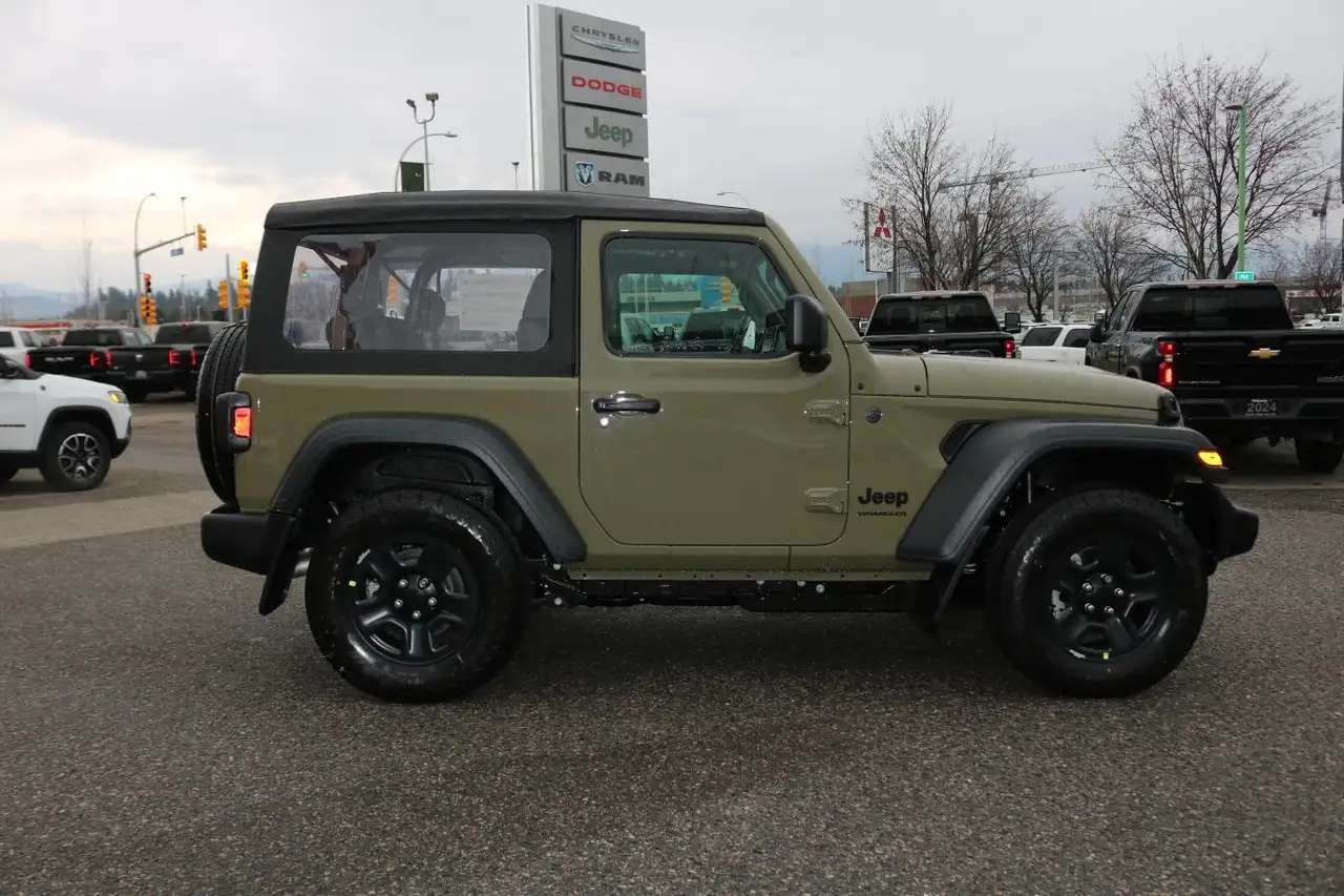 Jeep Wrangler снимка Jeep Wrangler