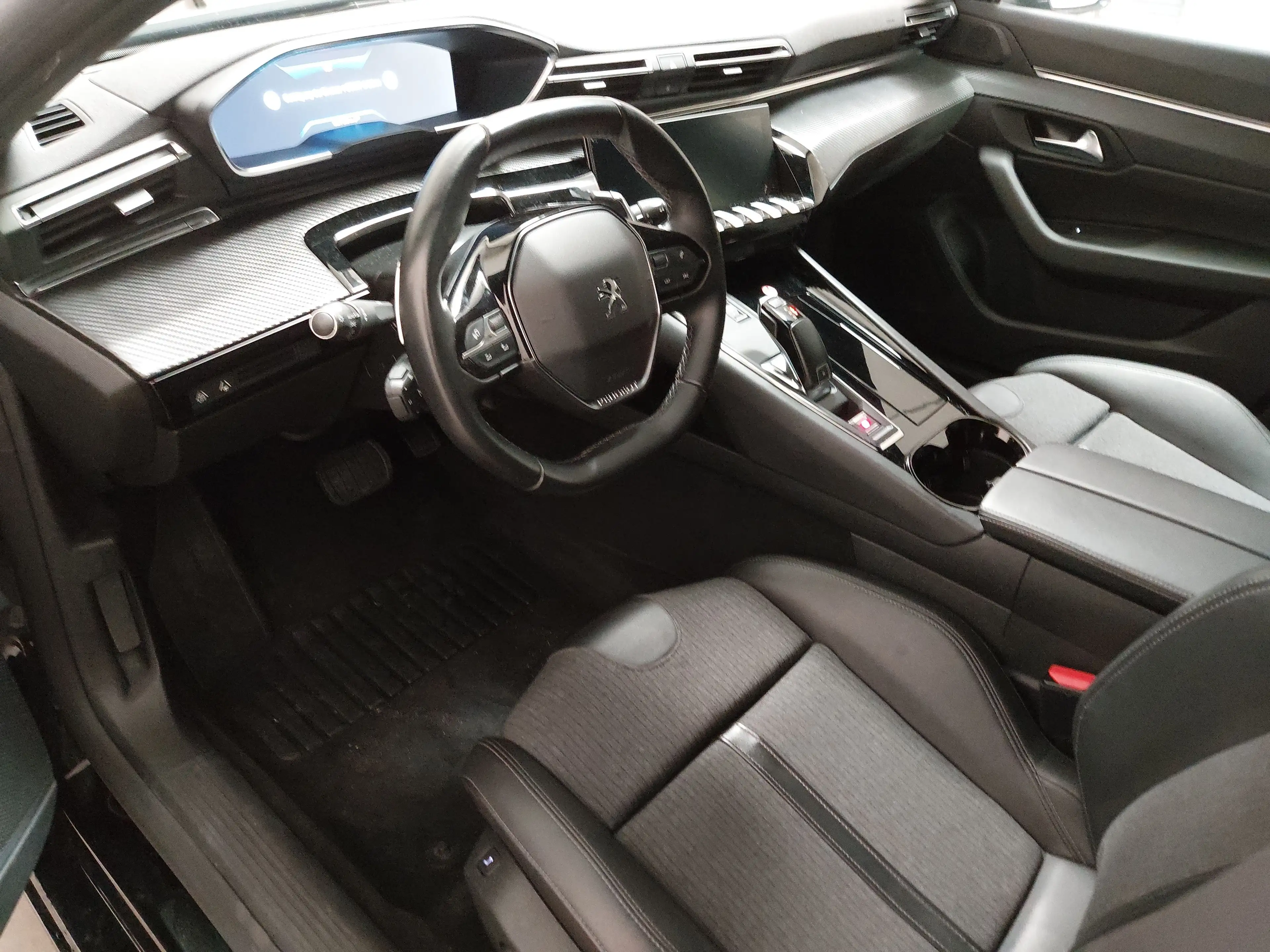 Peugeot 508 1.5 BlueHDI Allure T-Leder Navi LED AHK PDC — photo 6