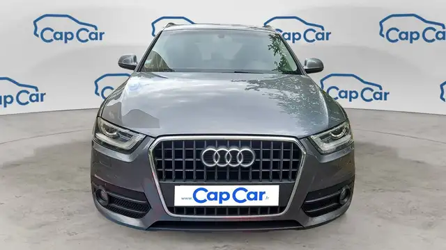 Audi Q3 view 5