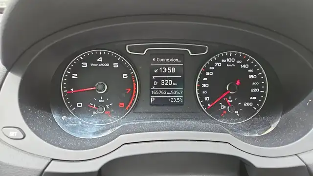 Audi Q3 view 12