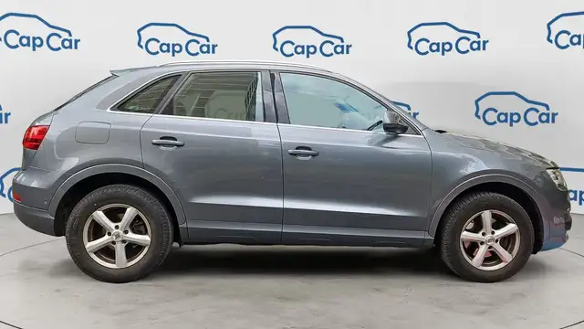 Audi Q3 view 4