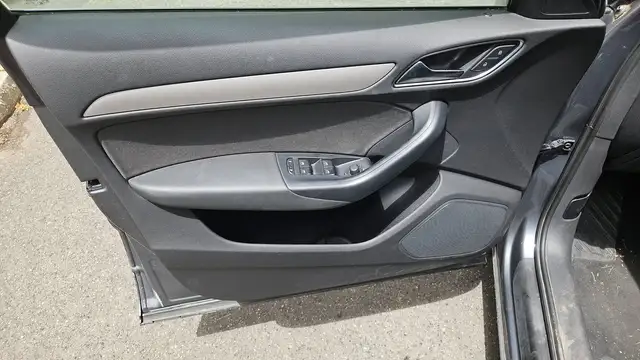 Audi Q3 view 7