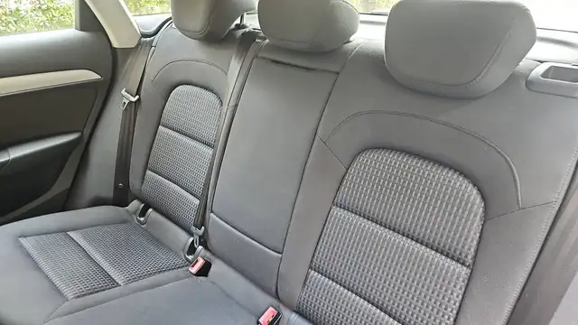 Audi Q3 view 9