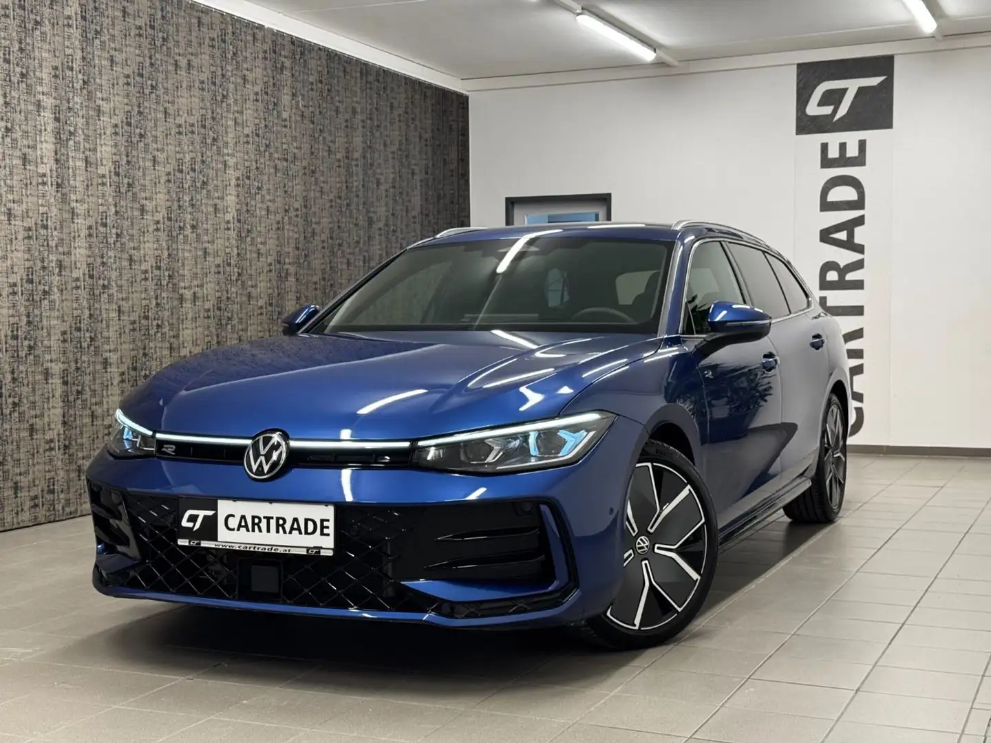 Volkswagen Passat Variant Passat 2.0 TDI R-Line 4Motion Blau - 1