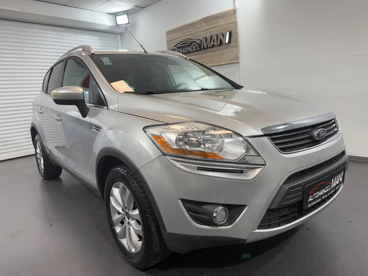 Ford Kuga Trend/AHK/Klimaanlage/Alufelgen Gold - 1