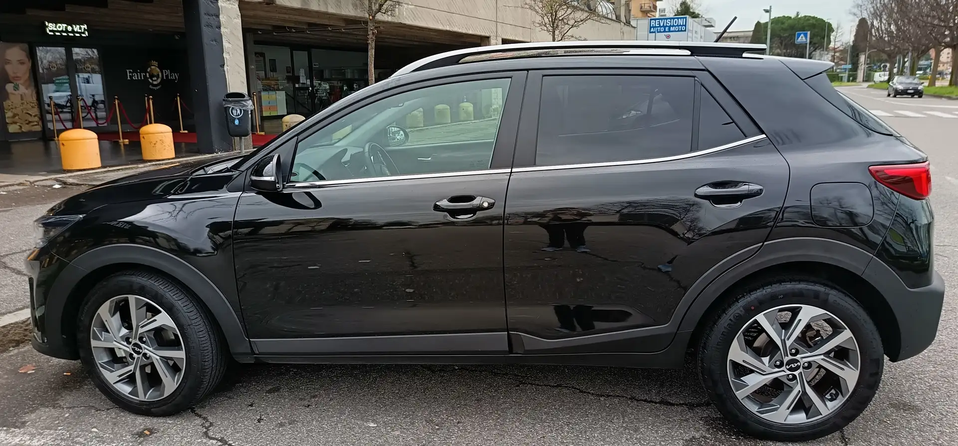 Kia Stonic Stonic+1.0+t-gdi+mhev+GT+Line+100cv+mt Nero - 1