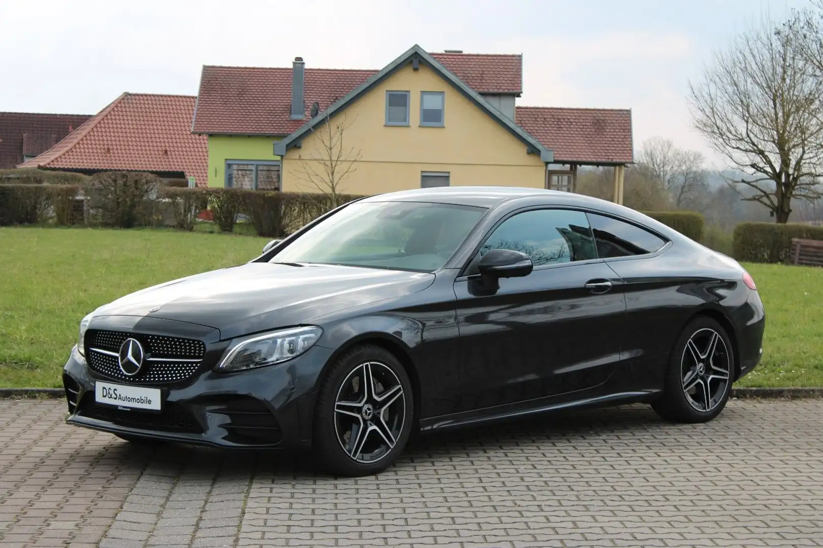 Mercedes-Benz C 300 C -Klasse Coupe AMG-Line*360´Kam*Multibeam Grau - 1