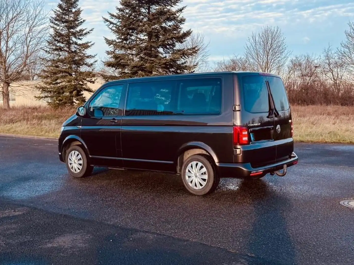 Volkswagen T6 Caravelle Caravelle DSG Kurz Highline Marrón - 2