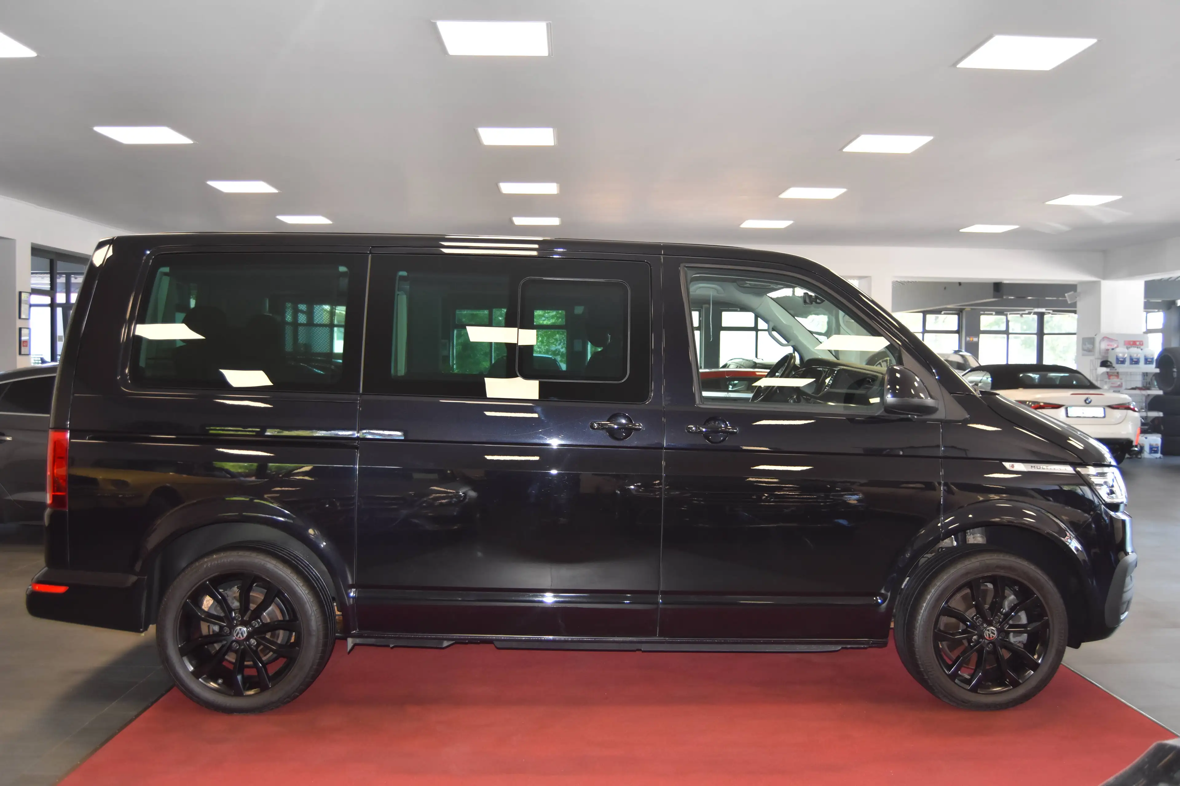 Volkswagen T6.1 Multivan Multivan 4MOTION~2SCHIEBET.~ACC~1HAND~AHK~DIGITAL~AHK — photo 8