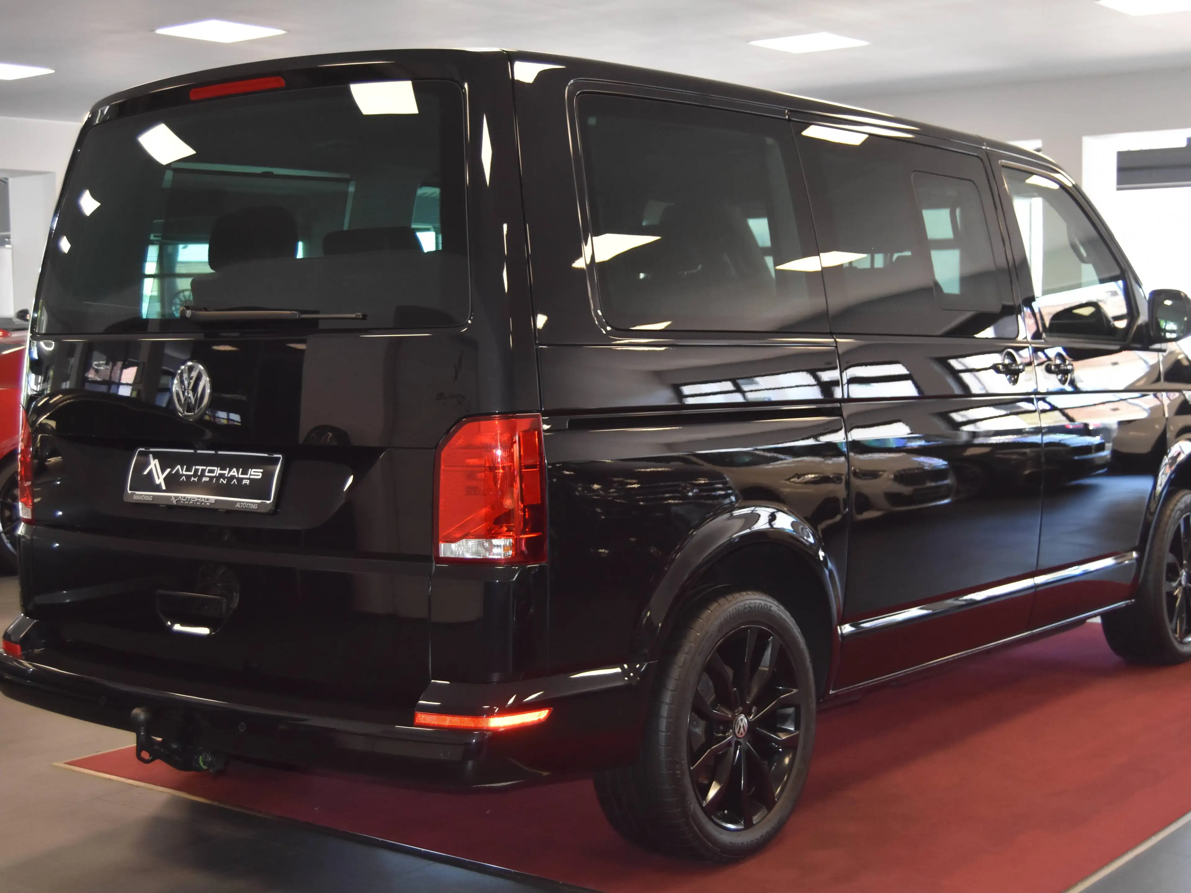 Volkswagen T6.1 Multivan Multivan 4MOTION~2SCHIEBET.~ACC~1HAND~AHK~DIGITAL~AHK — photo 7