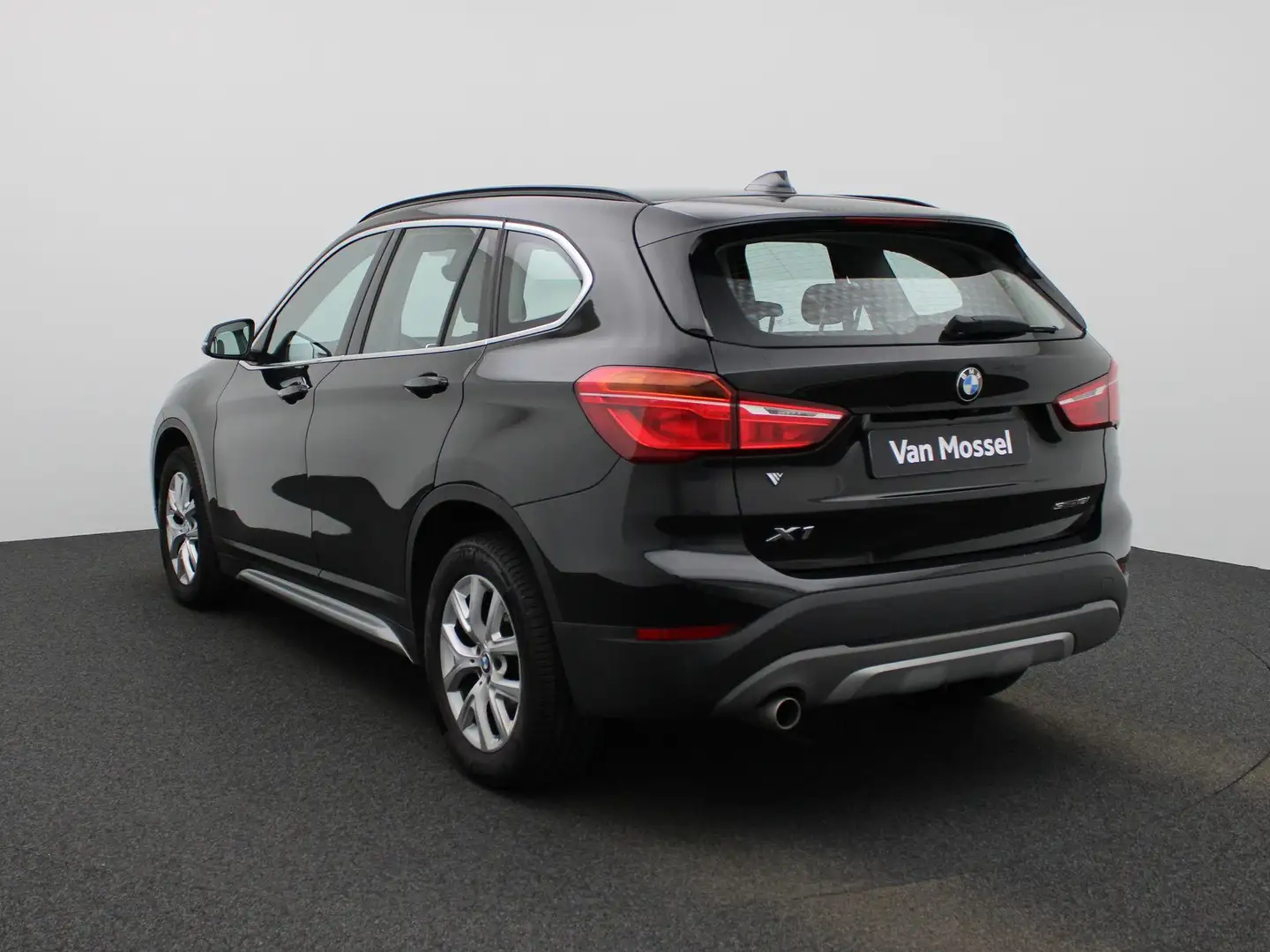 BMW X1 sDrive18iA CAMERA | ZETELVERWARMING | LEDER | LED Zwart - 2