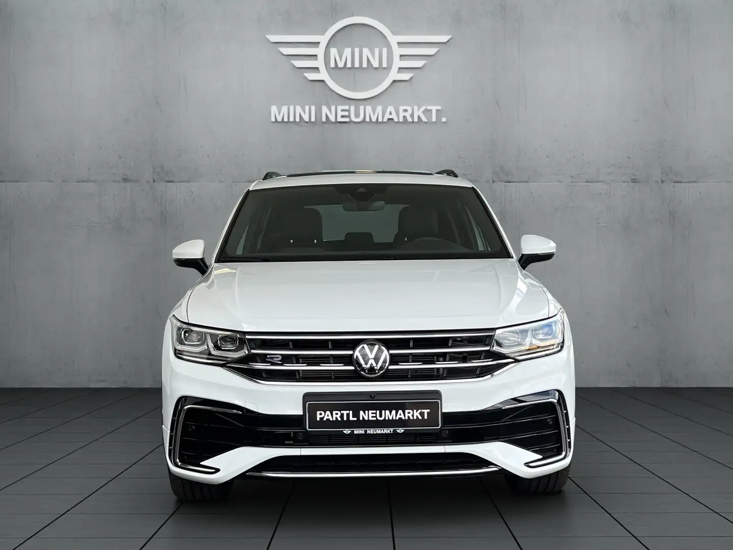 Volkswagen Tiguan 2.0 TDI 4Motion DSG R-Line NAVI LED PANO ACC Weiß - 2