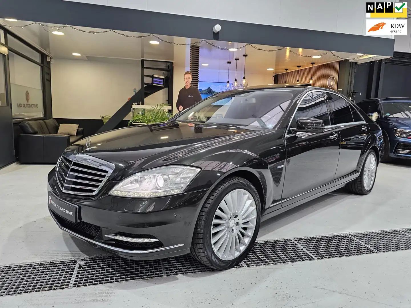 Mercedes-Benz S 500 V8 4-Matic AMG|Prestige Plus|Pano|Trekh|Massage|So Bruin - 1