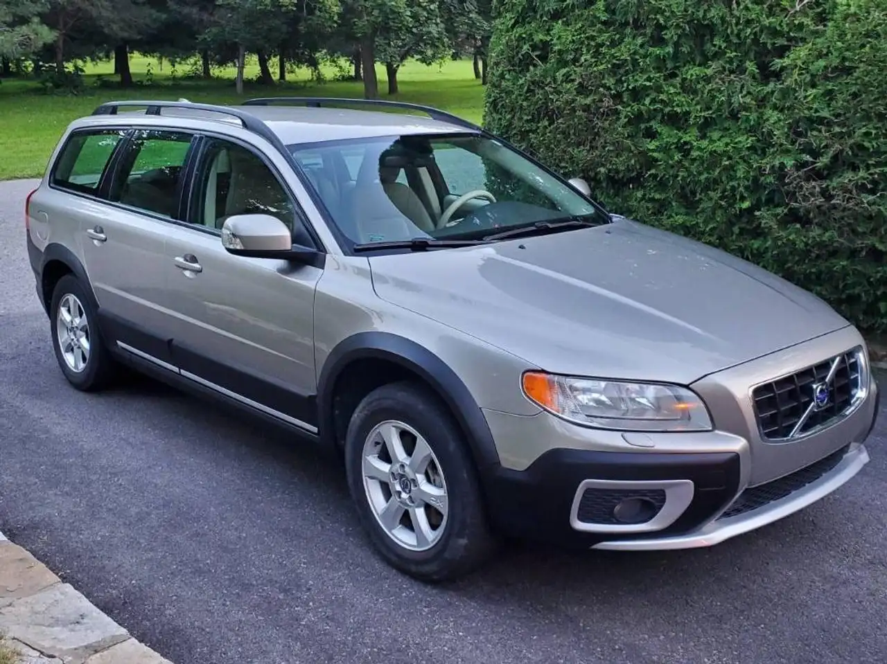 Volvo XC70 снимка Volvo XC70