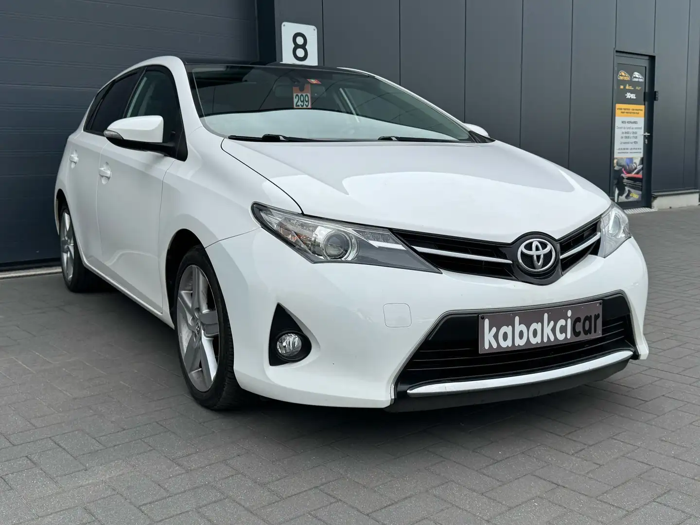 Toyota Auris 1.33i VVT-i GPS/CAMERA/ Wit - 1