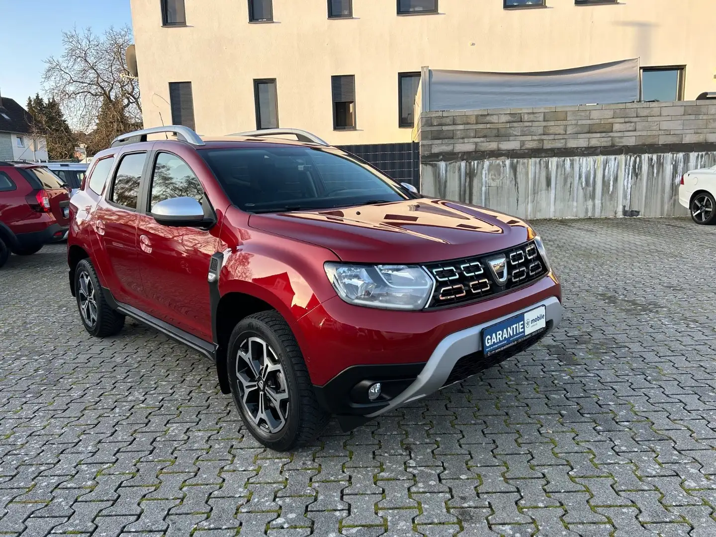 Dacia Duster TCe 150 Celebration *AHK /360°Kamera/SH* Rouge - 2