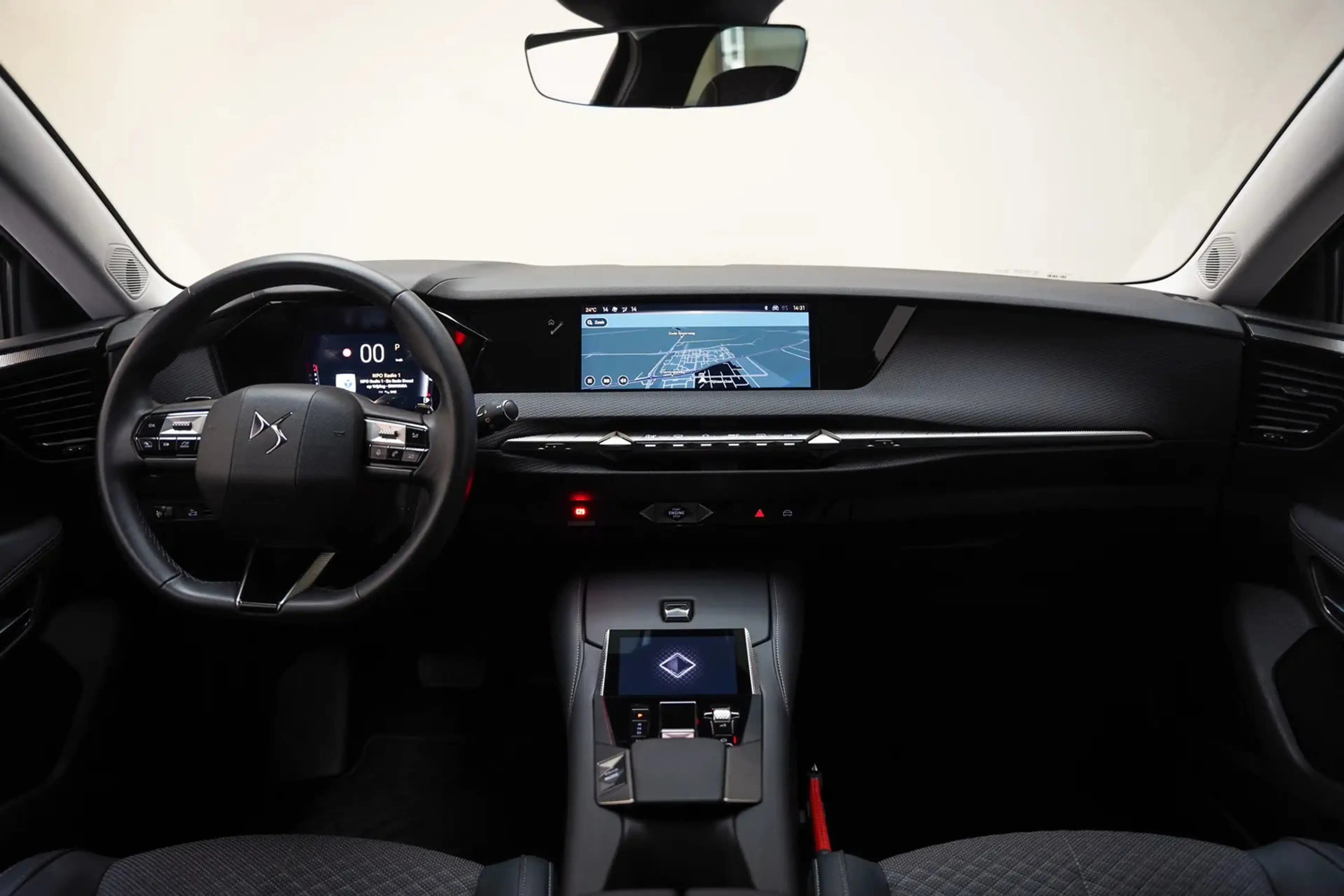 DS Automobiles DS 4 1.2 Pure Bastille Aut. [ Apple Carplay Clima Cruis — photo 4