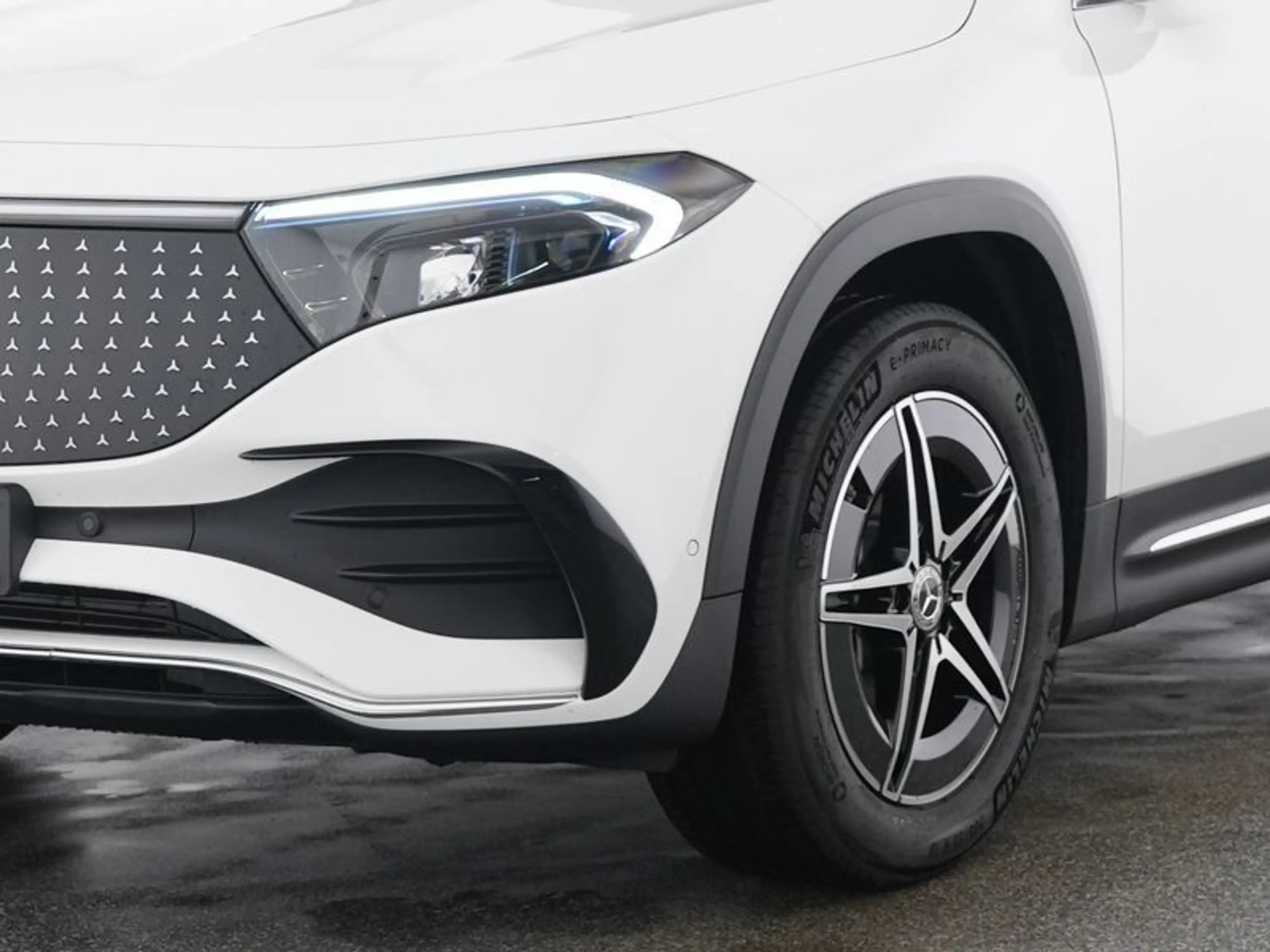 Mercedes-Benz EQB 300 4M AMG-ADVANCED+ MEMO FAP PANO 360° WDGS — photo 3