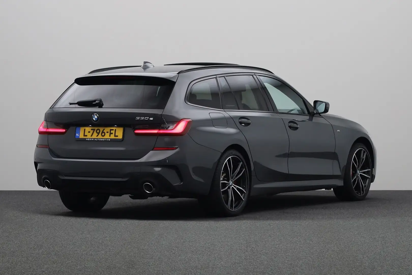 BMW 330 3-serie Touring 330e Business Edition Plus | Glaze Grau - 2