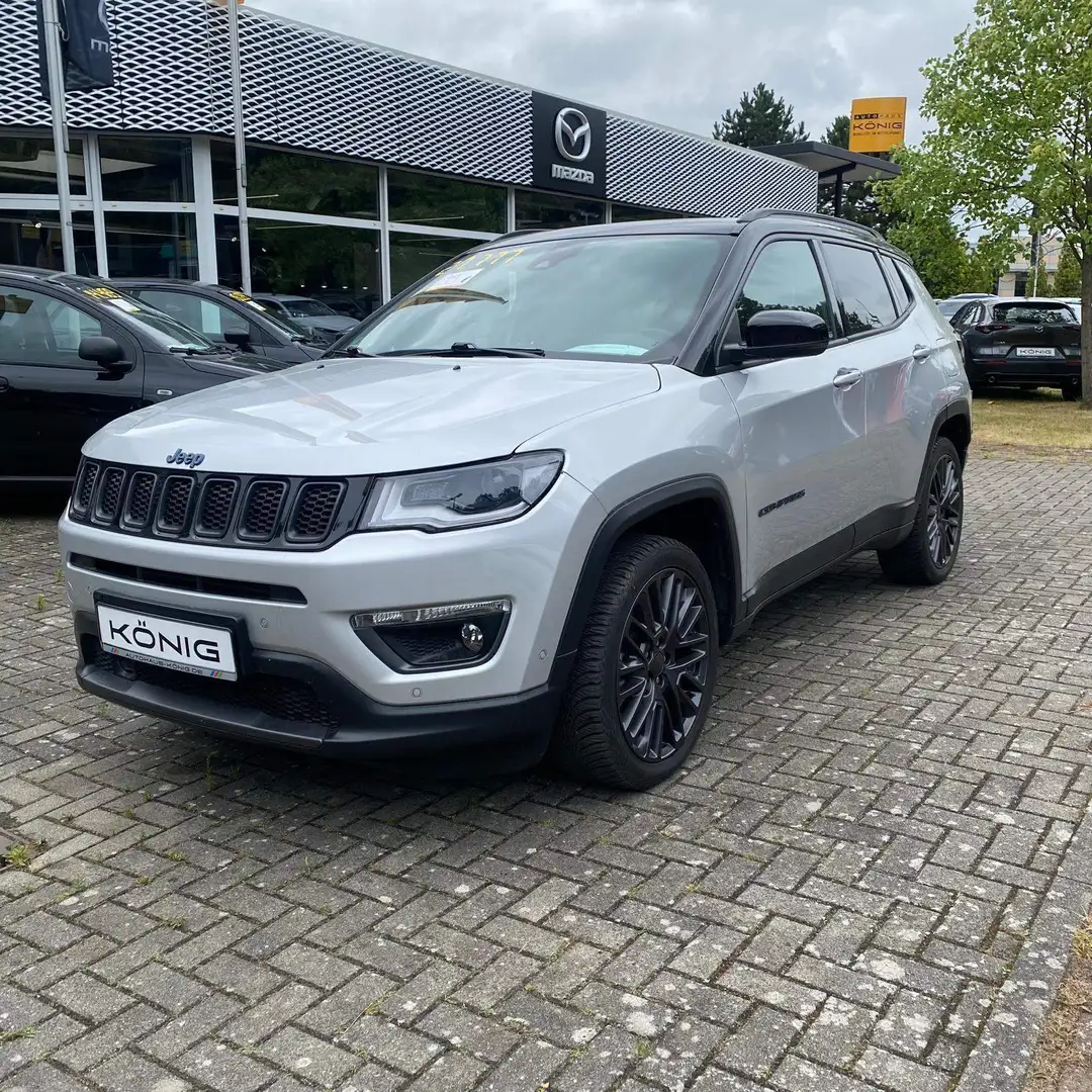 Jeep Compass 1.3 Plug-In Hybrid S Silber - 1
