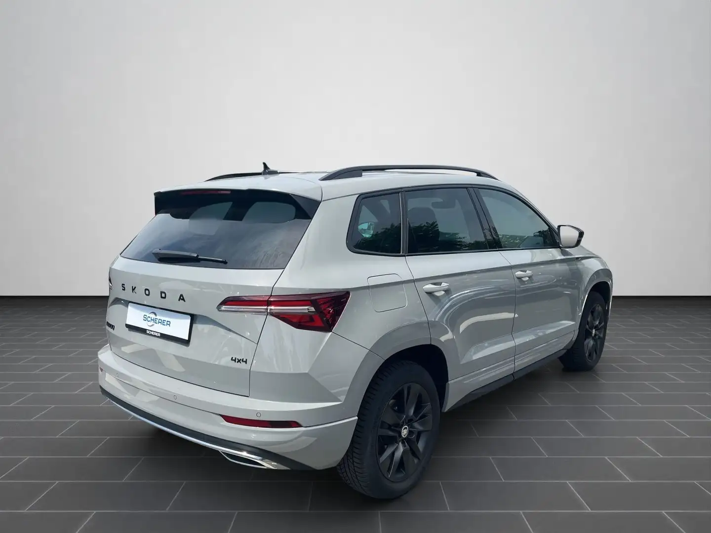 Skoda Karoq 2.0 TSI Sportline PANO AHK KAMERA Grau - 2
