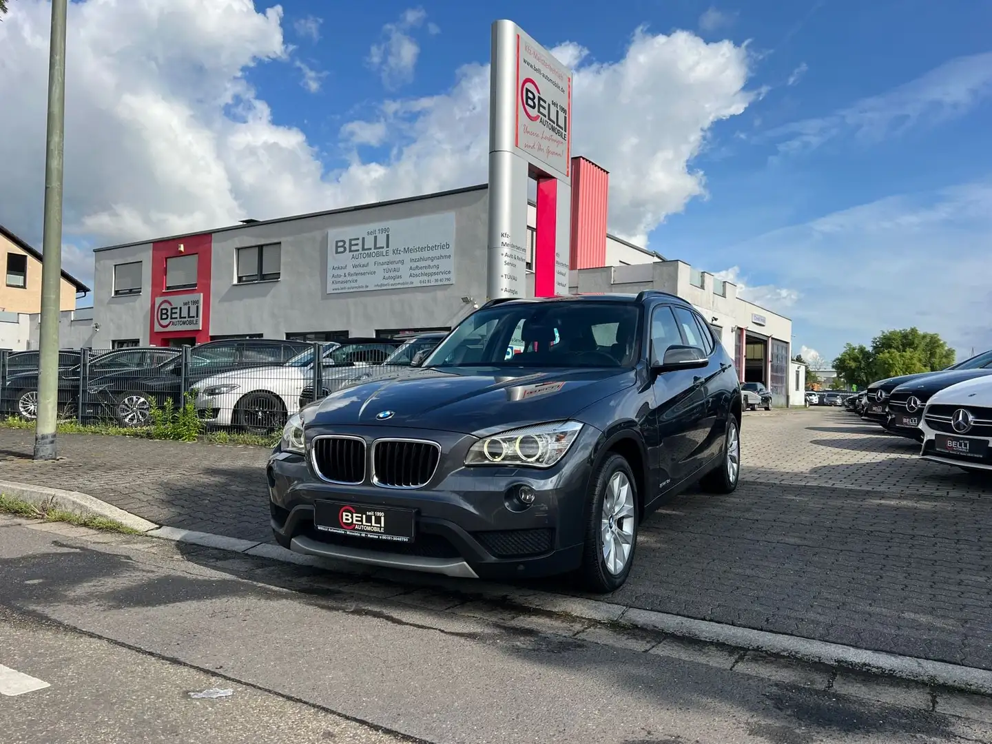 BMW X1 sDrive 18d Bi-Xenon Navi FINANZIERUNG Gris - 1