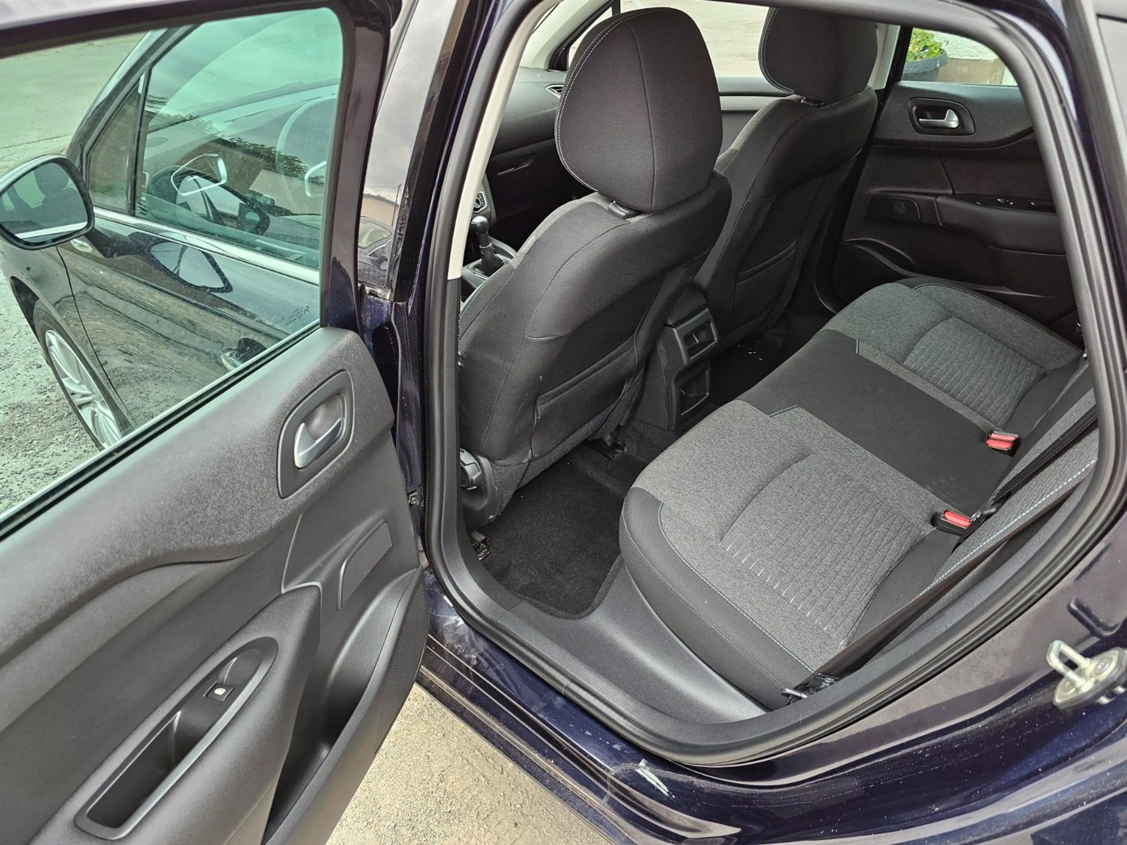 Citroen C4 Lim. Selection — photo 5
