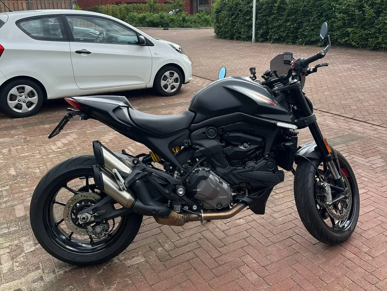Ducati Monster 937