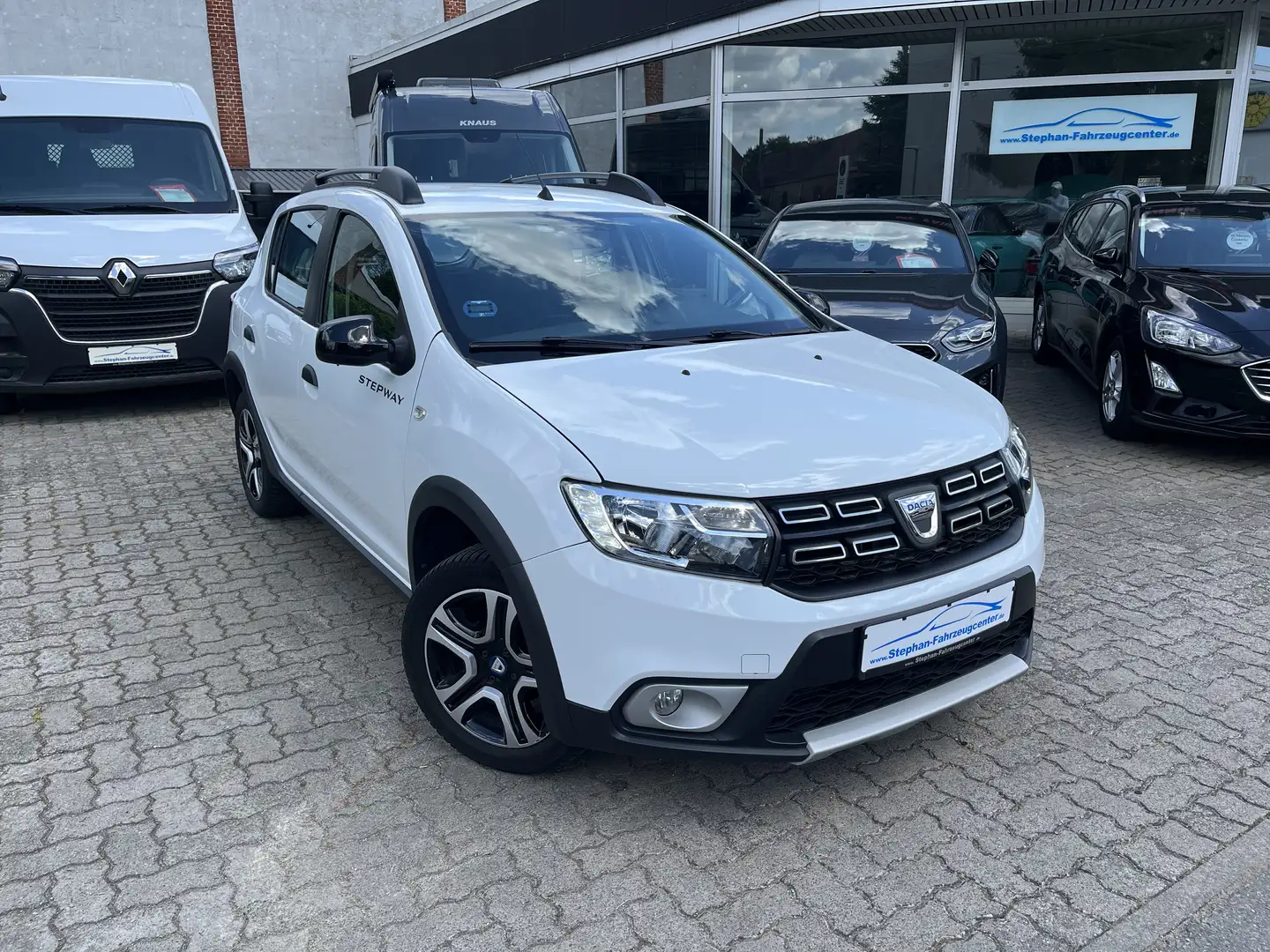 Dacia Sandero Stepway Celebration TCe 100ECO-G Blanc - 1