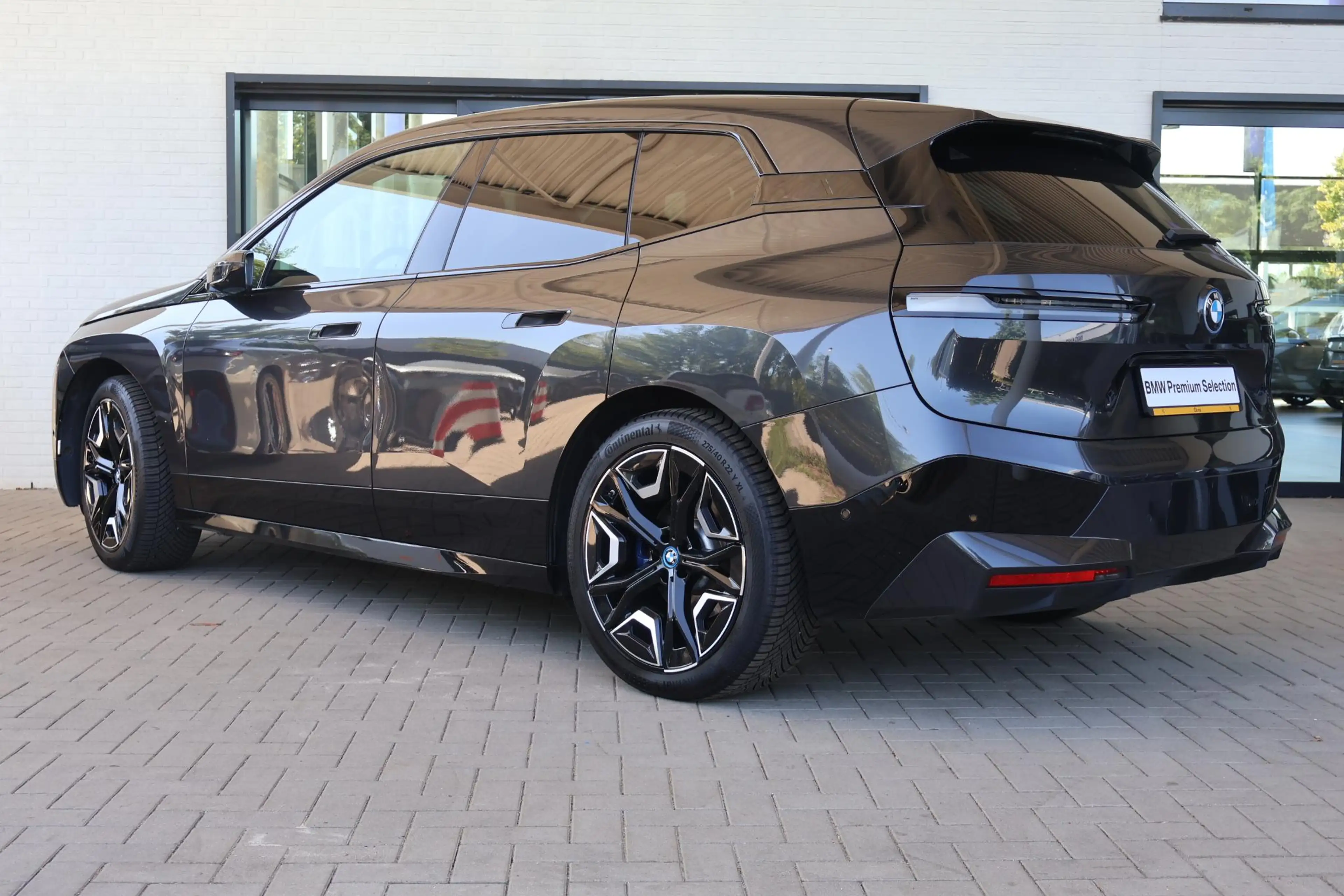BMW iX xDrive40 High Executive 77 kWh Driving Assistant P — photo 5