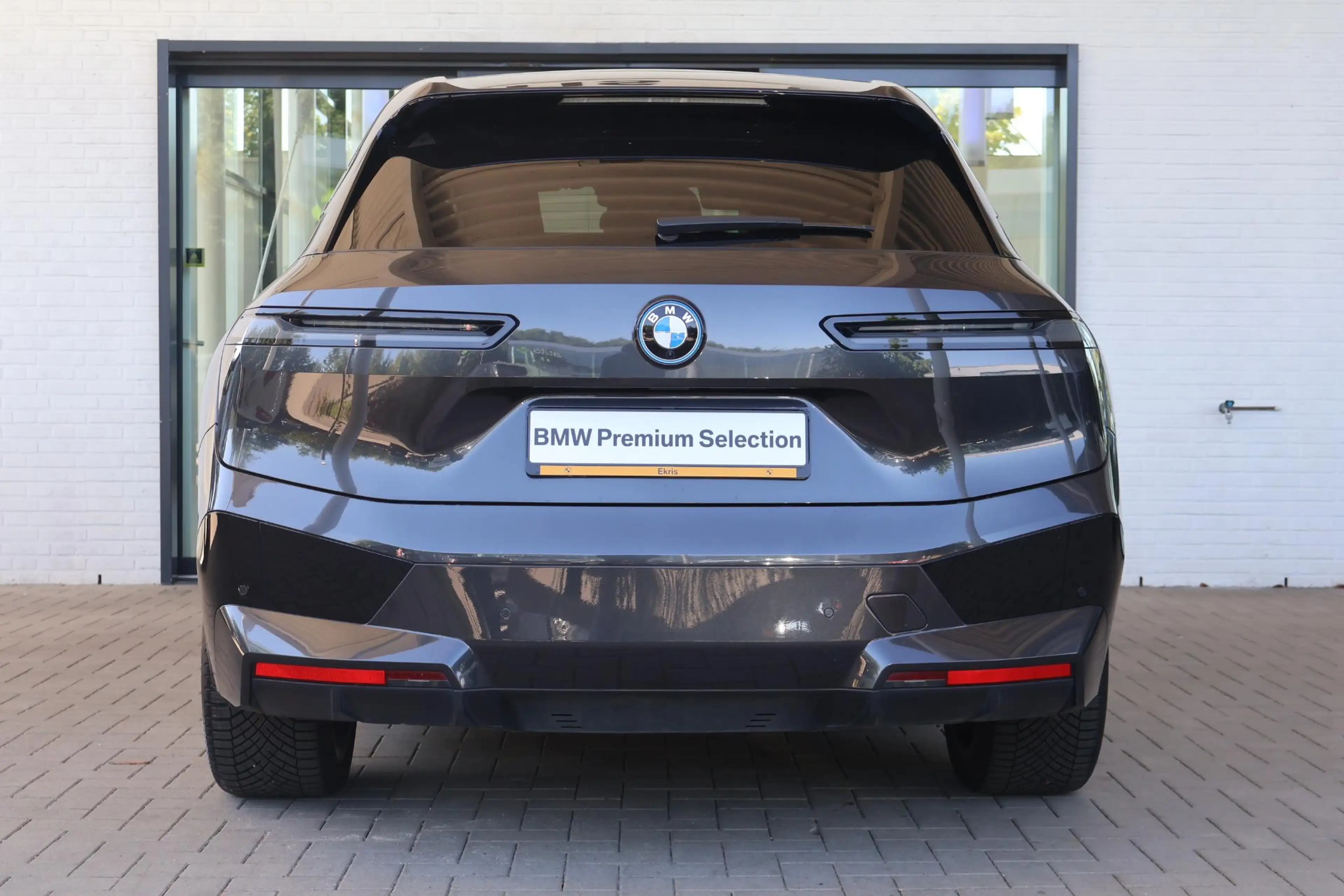 BMW iX xDrive40 High Executive 77 kWh Driving Assistant P — photo 6