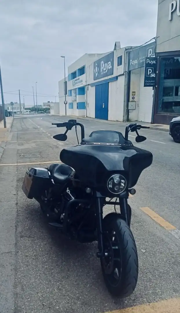 Harley-Davidson Street Glide - 1