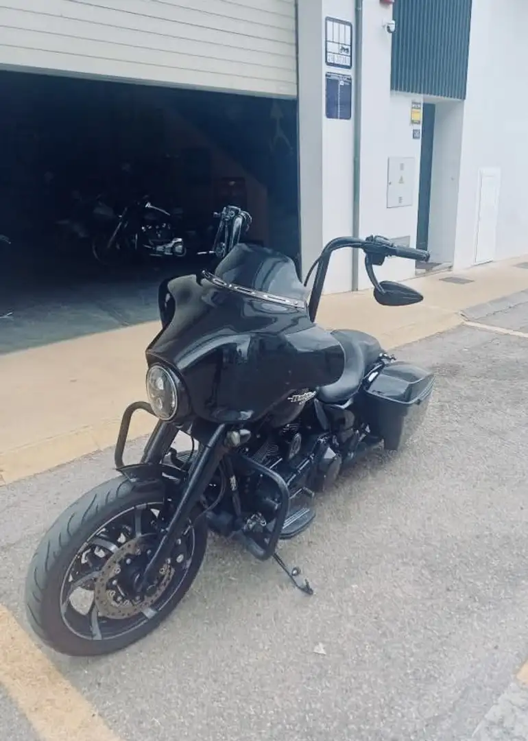 Harley-Davidson Street Glide - 2