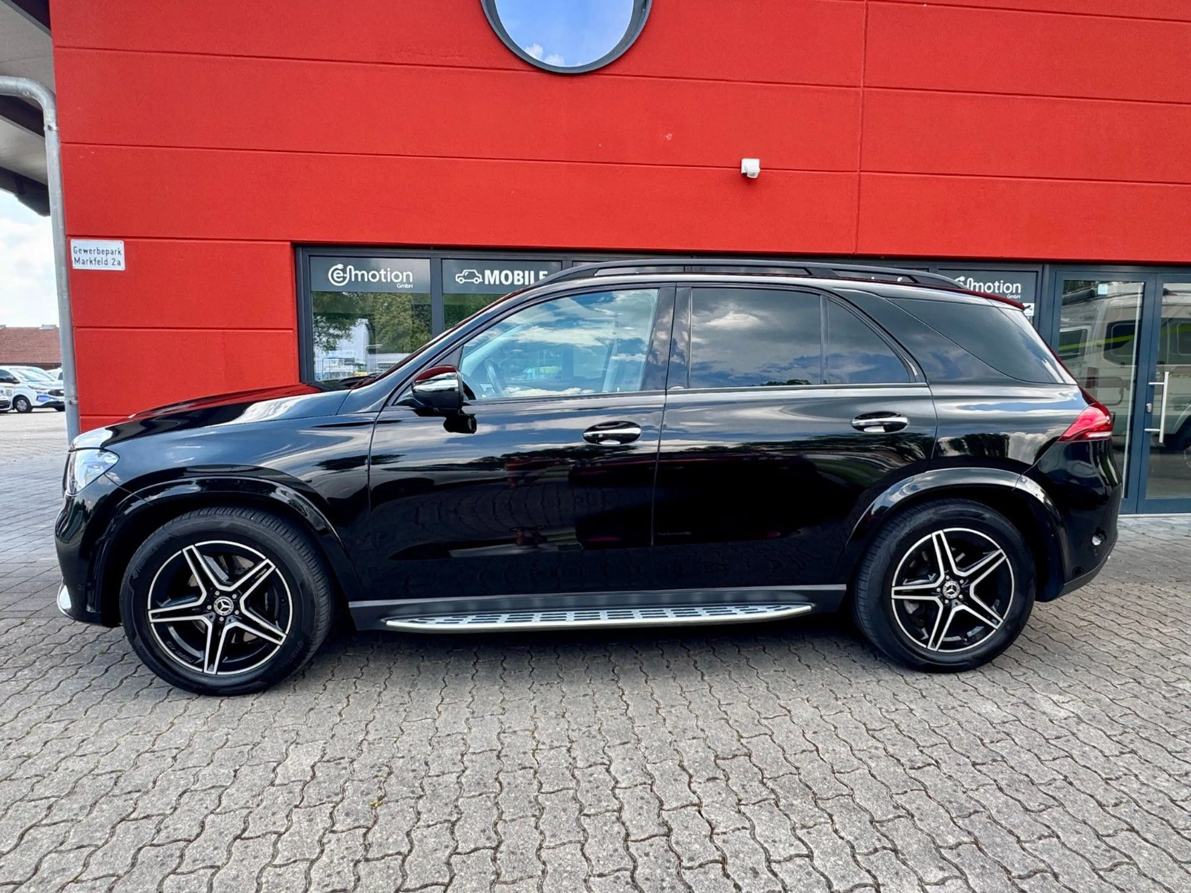 Mercedes-Benz GLE 350 d 4Matic AMG*PanoSD*Head-up*AHK*Distronic — photo 2