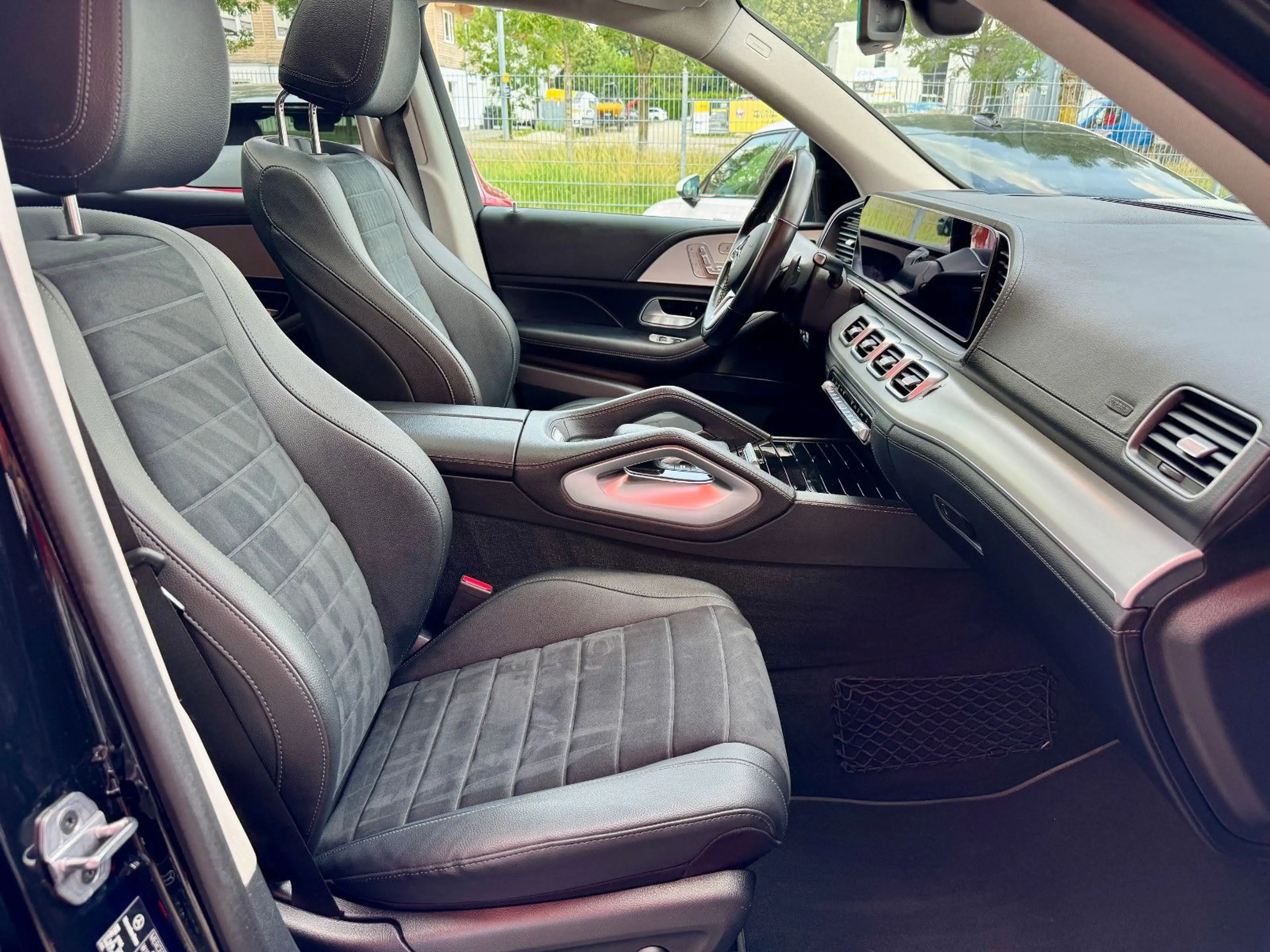 Mercedes-Benz GLE 350 d 4Matic AMG*PanoSD*Head-up*AHK*Distronic — photo 9