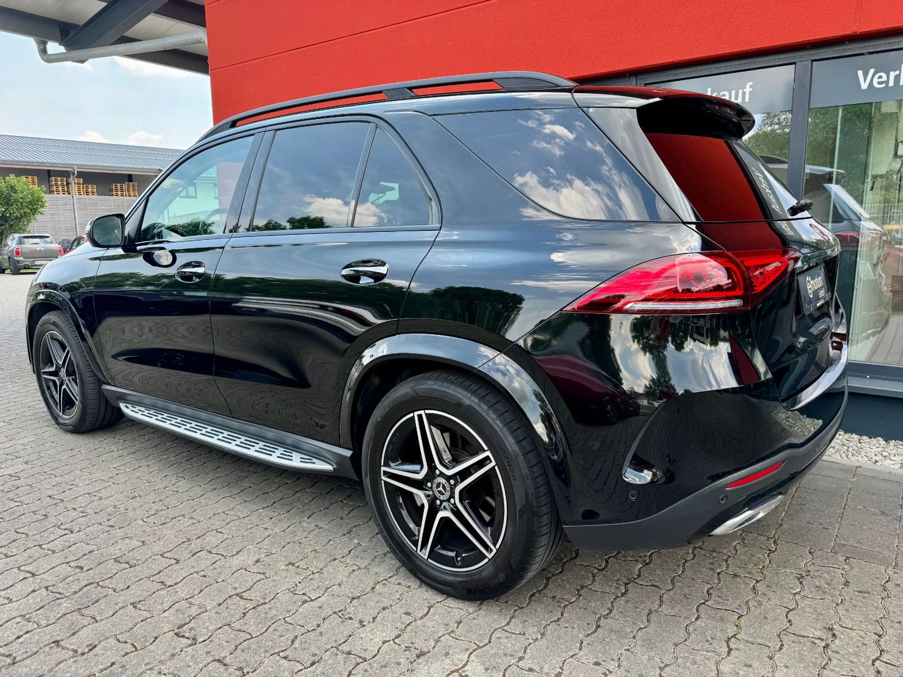 Mercedes-Benz GLE 350 d 4Matic AMG*PanoSD*Head-up*AHK*Distronic — photo 3