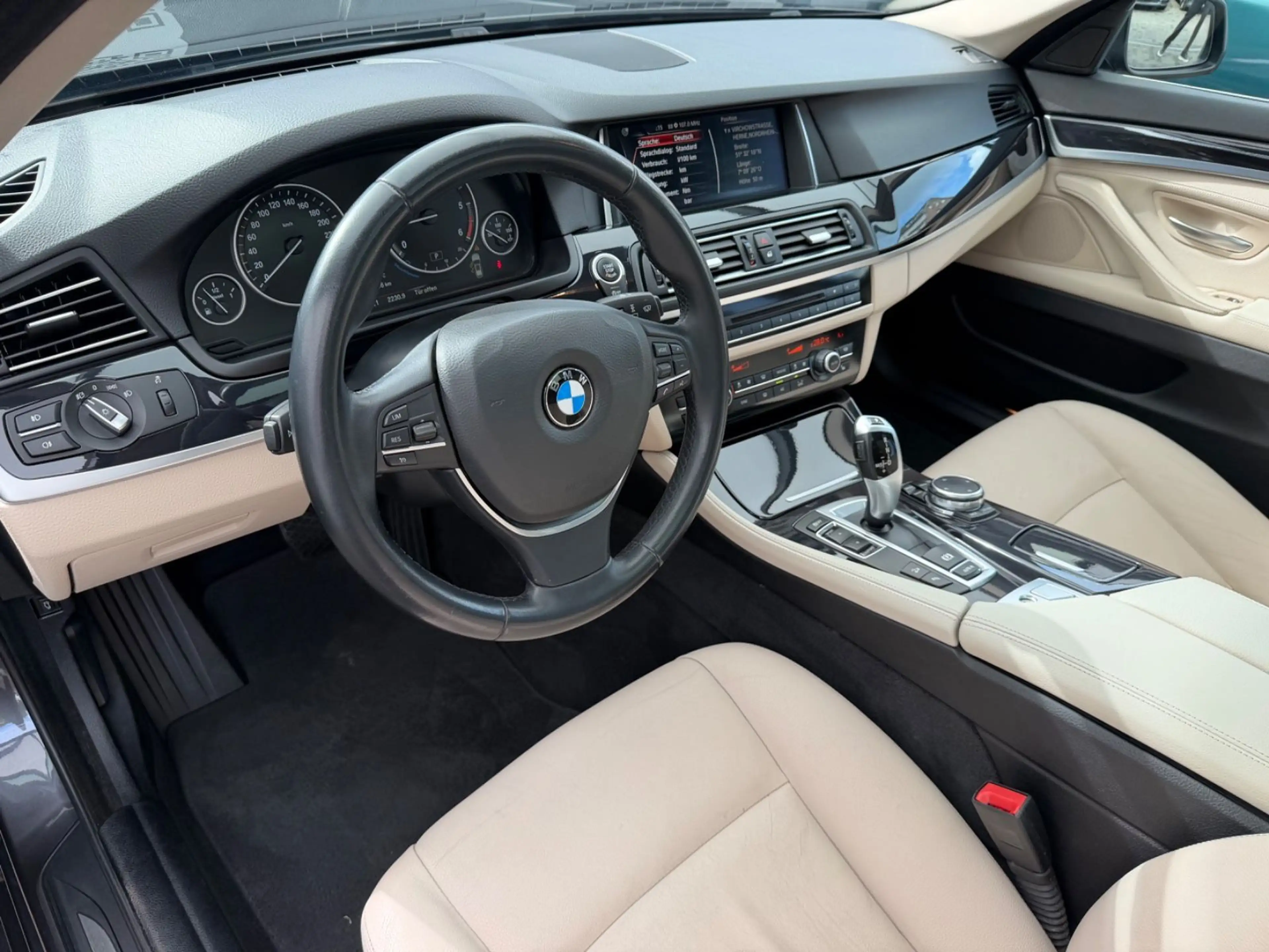 BMW 520 d Touring xDrive*PANORAMA*XENON*PROF — photo 7