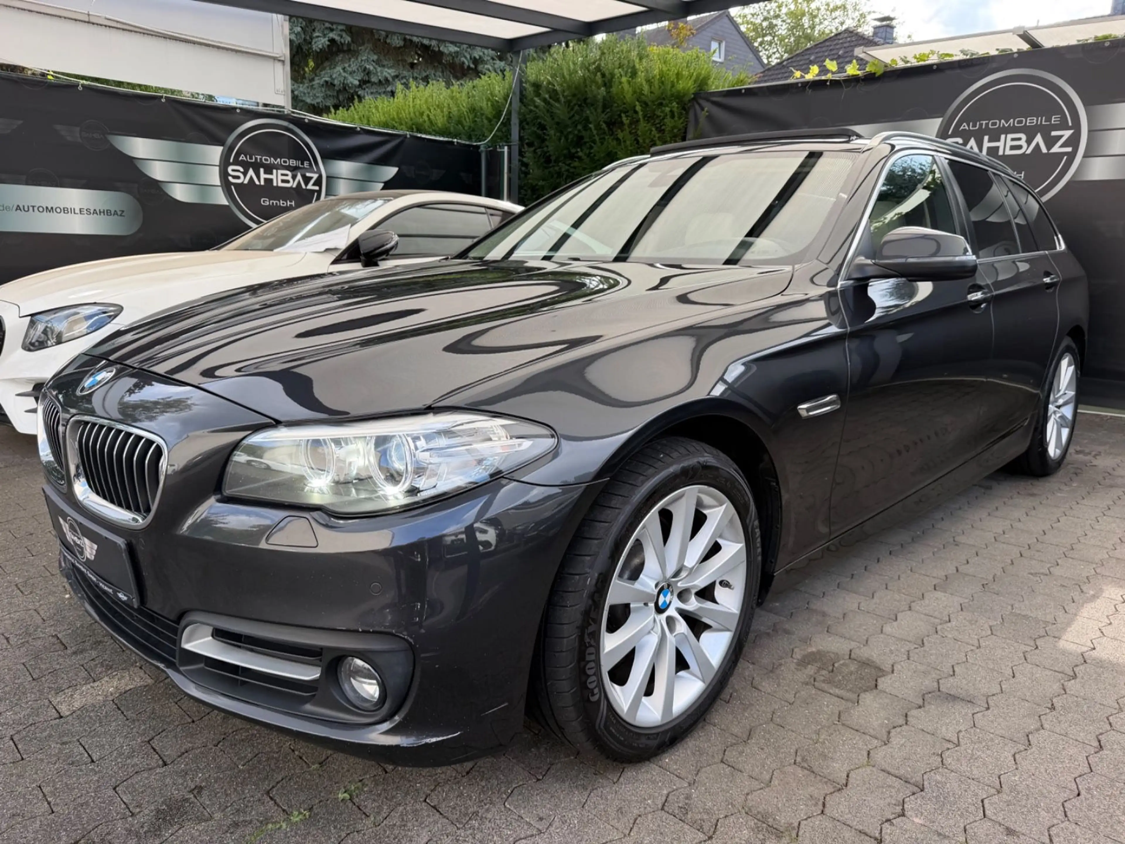 BMW 520 d Touring xDrive*PANORAMA*XENON*PROF