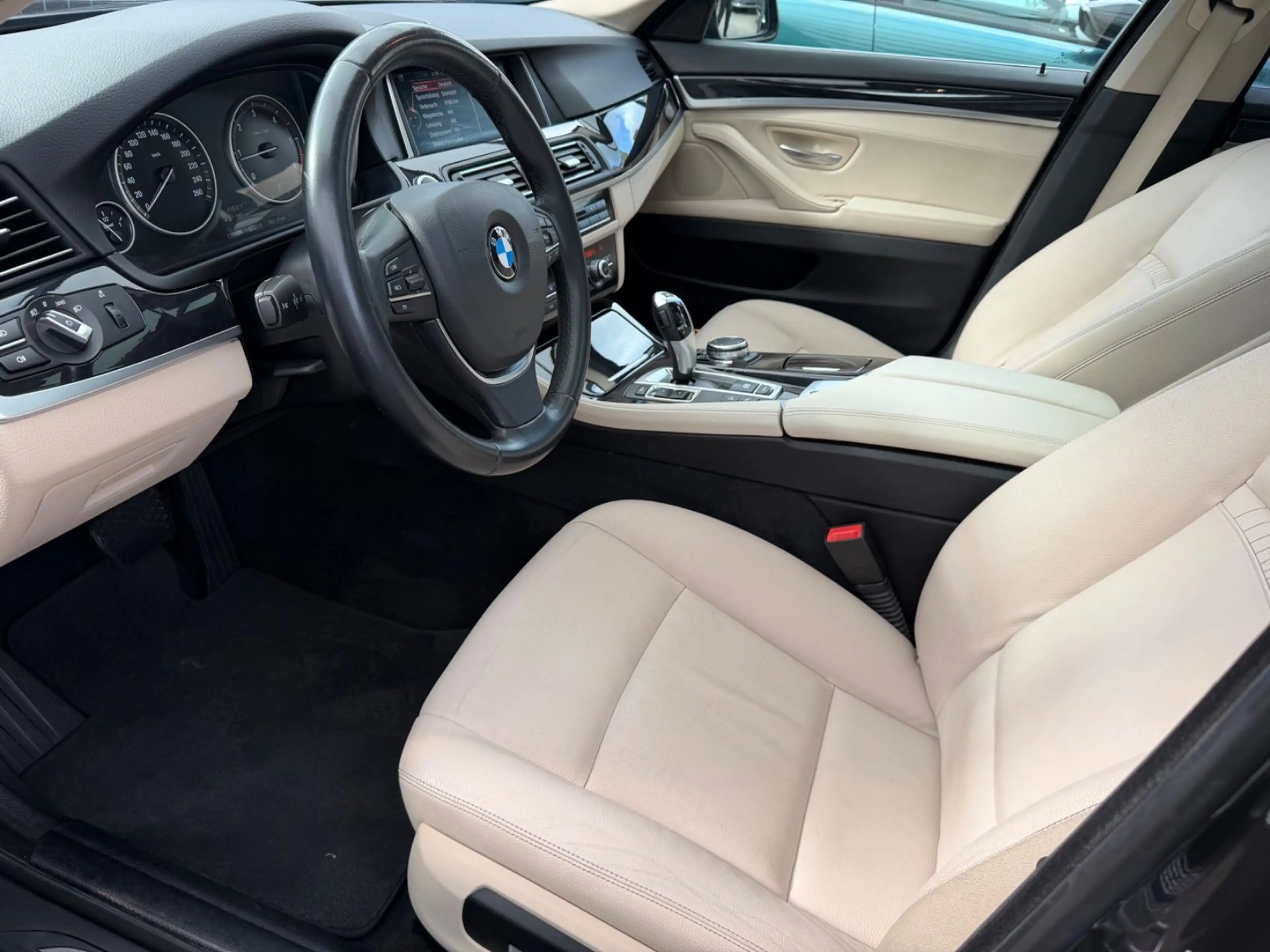BMW 520 d Touring xDrive*PANORAMA*XENON*PROF — photo 8