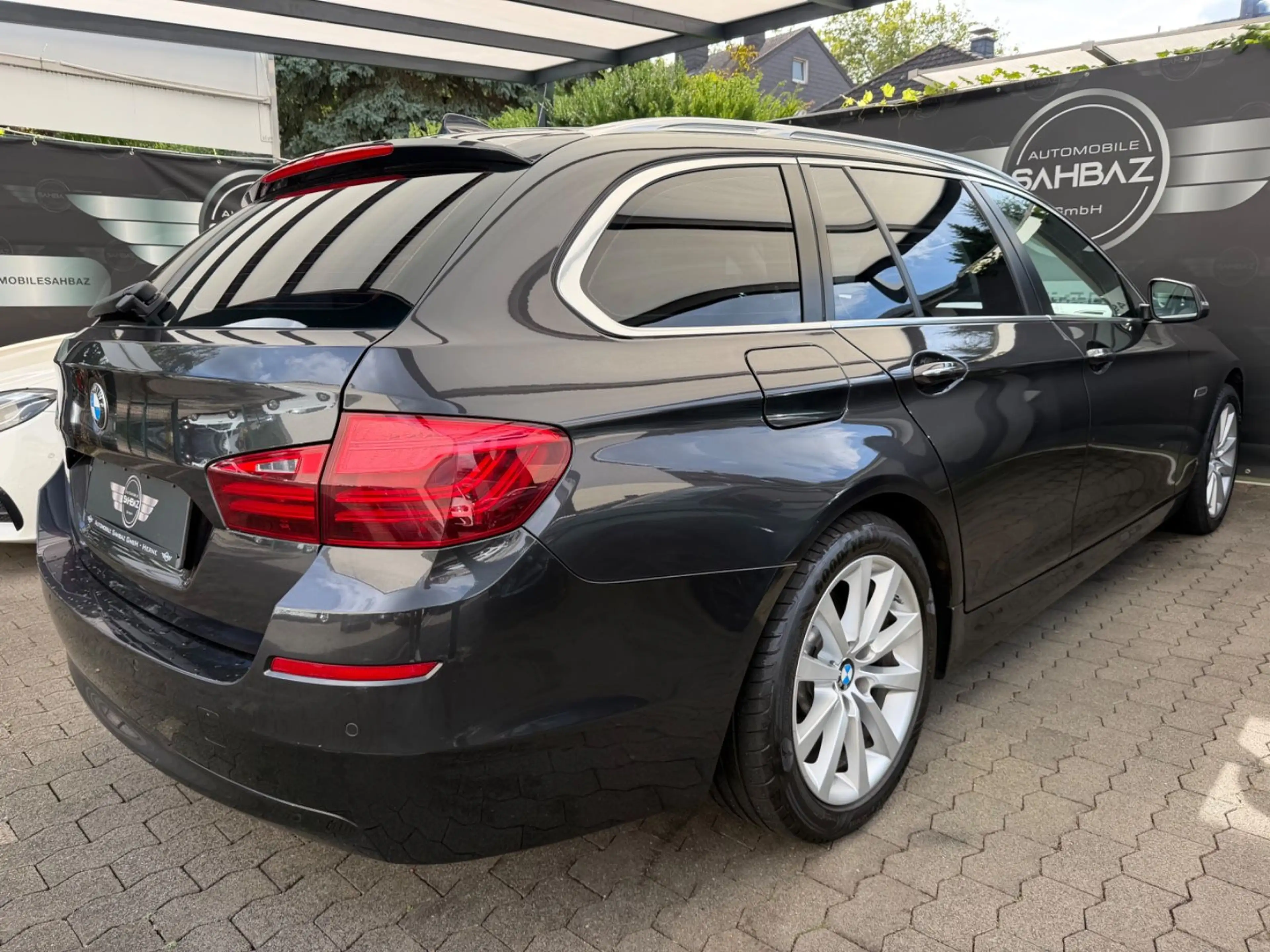 BMW 520 d Touring xDrive*PANORAMA*XENON*PROF — photo 5