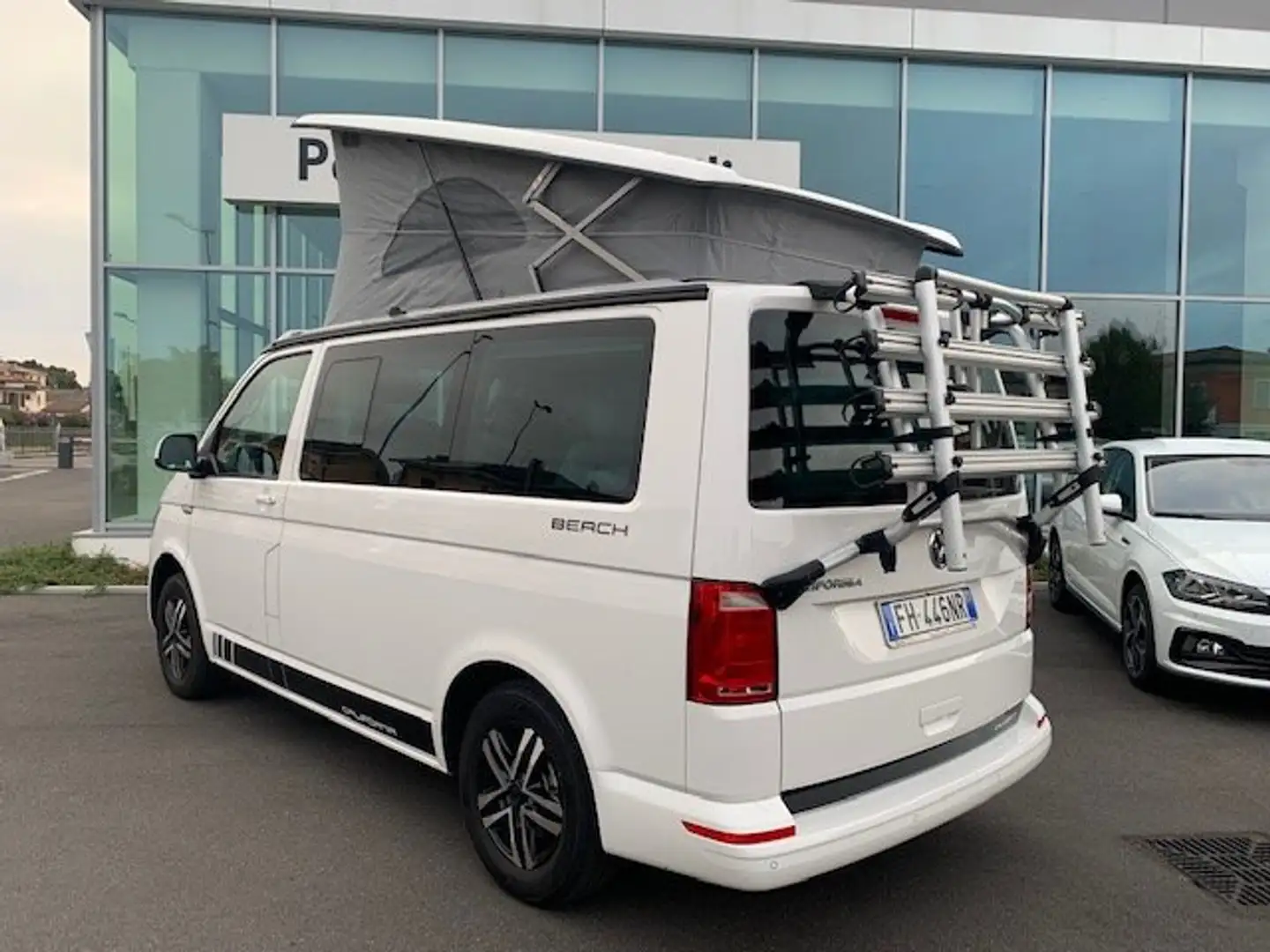 Volkswagen T6 California 2.0 TDI 7 POSTI GANCIO TRAINO IVA INCLUSA Bianco - 2