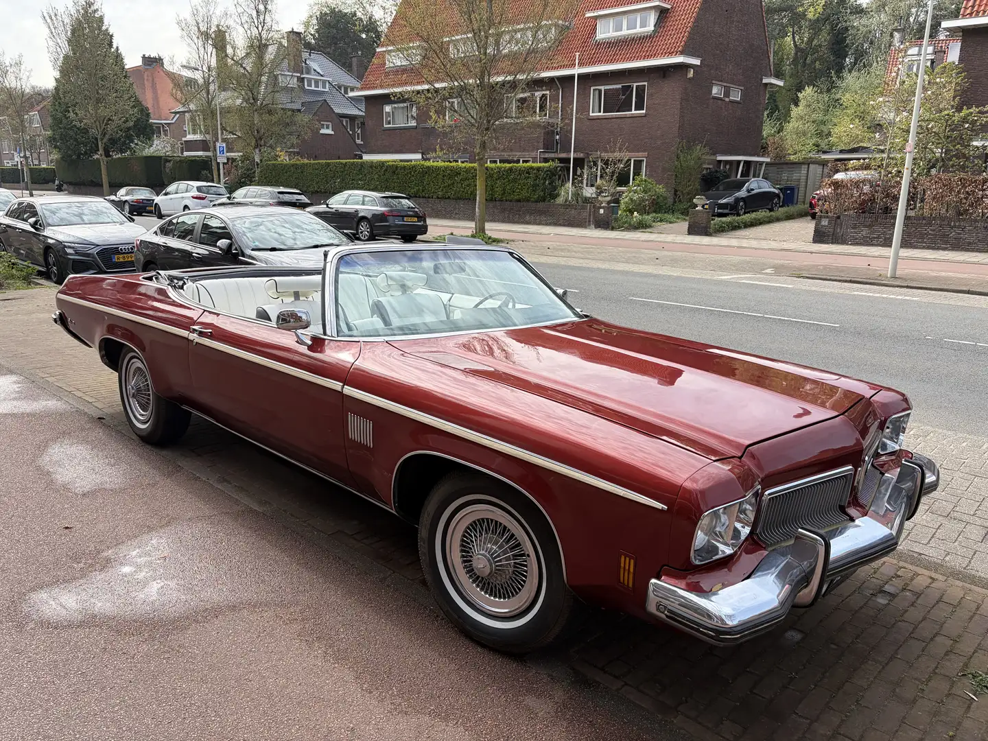 Oldsmobile Delta 88 Convirtable 7,5 L Rot - 1