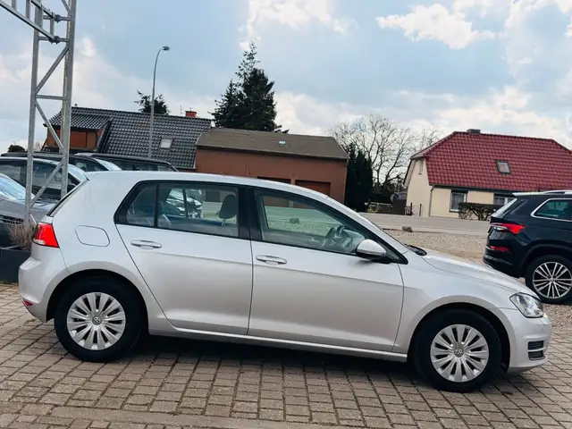 Volkswagen Golf view 7