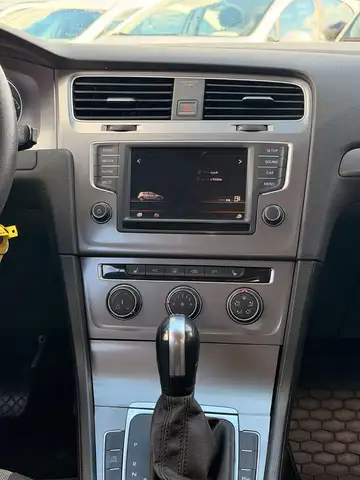 Volkswagen Golf view 13