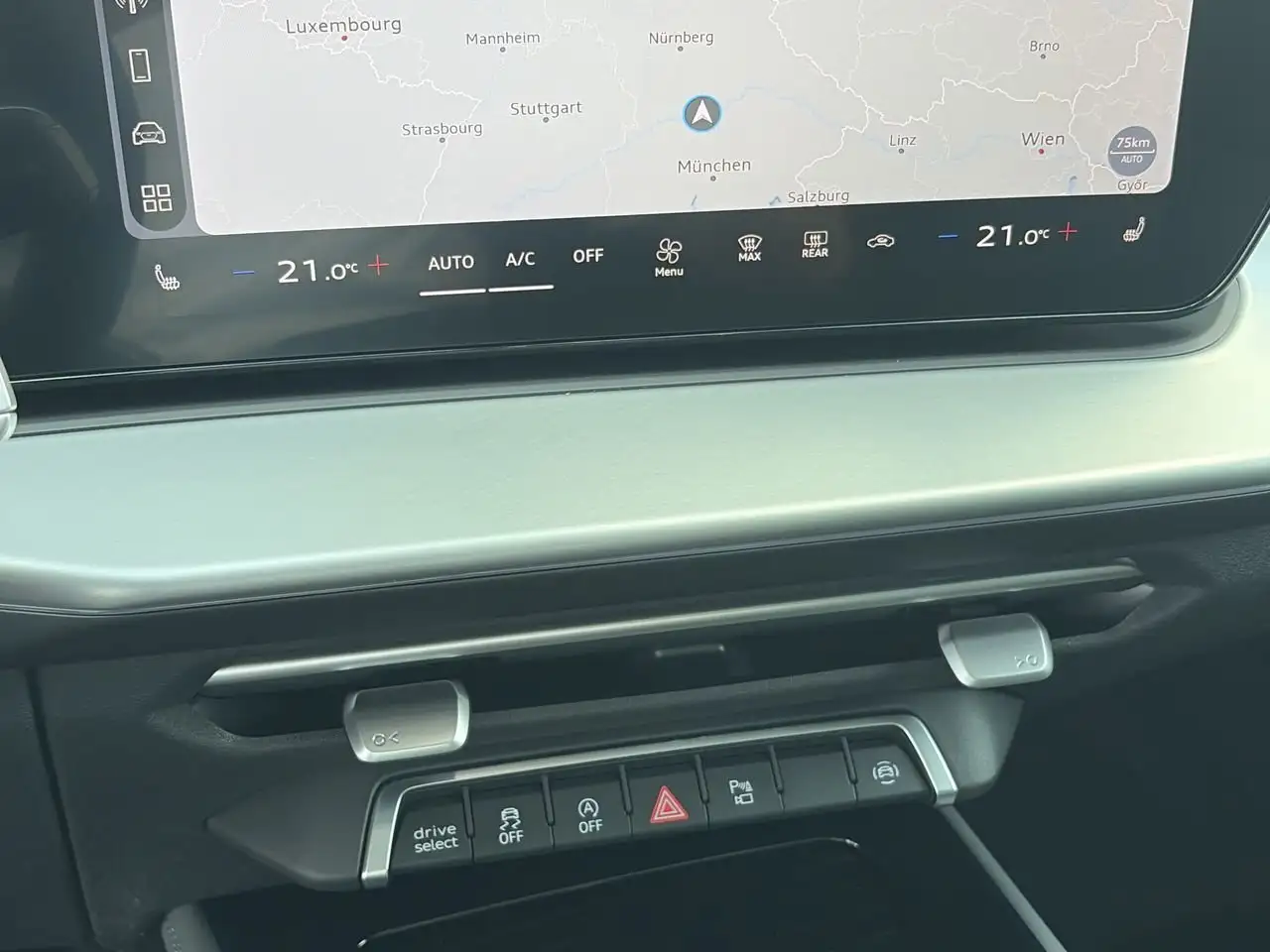 Audi Q3 снимка Audi Q3