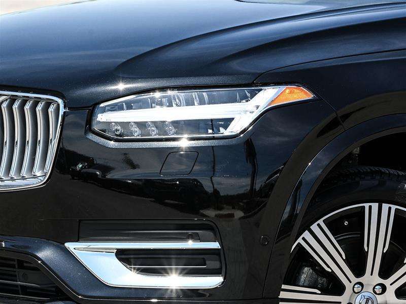 2025 Volvo XC90 T8 AWD Ultra Bright Theme 7-Seater alt 3