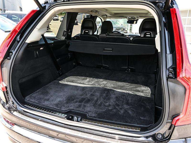 2025 Volvo XC90 T8 AWD Ultra Bright Theme 7-Seater thumb 18