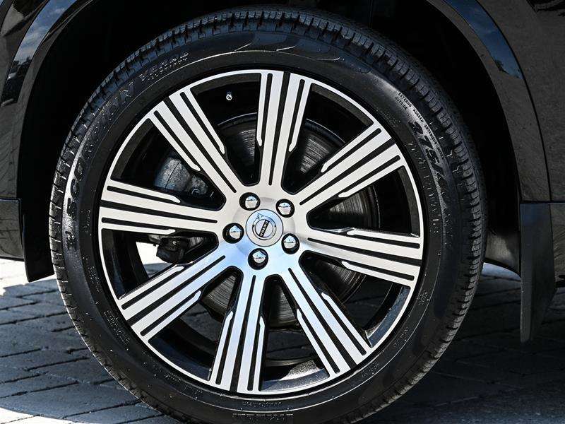 2025 Volvo XC90 T8 AWD Ultra Bright Theme 7-Seater thumb 8